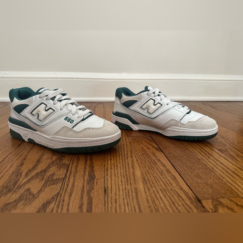 Women’s 550 new balance sneaker size 8